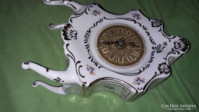 Beautiful antique legged cute-flower pattern raven house baroque porcelain mantelpiece clock 20x16x6 cm