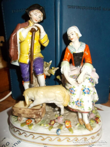 Sitzendorf antik viktoriánus romantikus porcelán figura