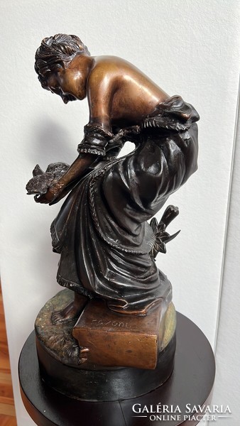 Hölgy madárral - fantasztikus bronzszobor CAYONI jelzéssel