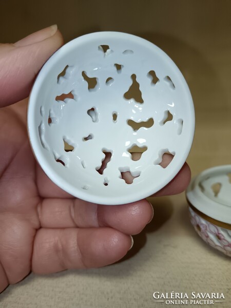 Miniatűr Herendi áttört porcelán bonbonier