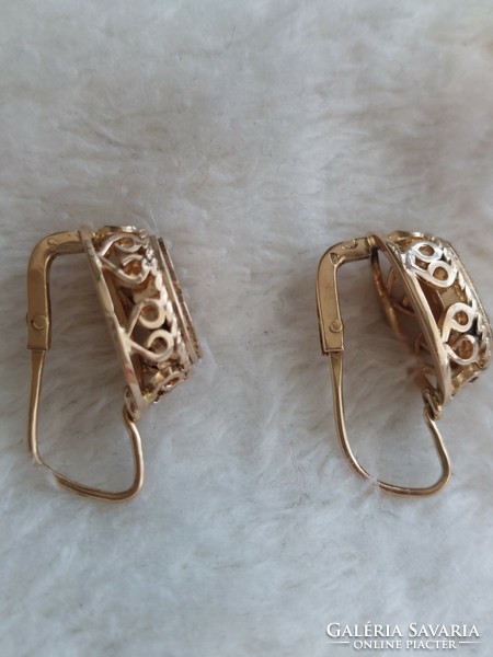 Old gold earrings