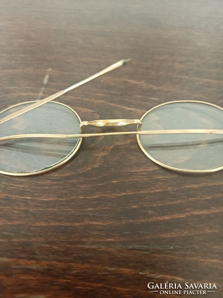 Antique eyepiece with spring stem