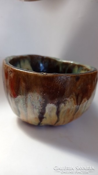 Szabálytalan alakú bézs barna raku ? kerámia pohár, keleti stílusú dísz csésze