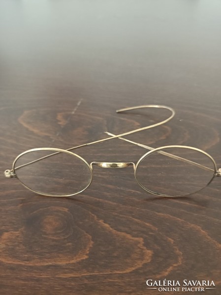 Antique eyepiece with spring stem