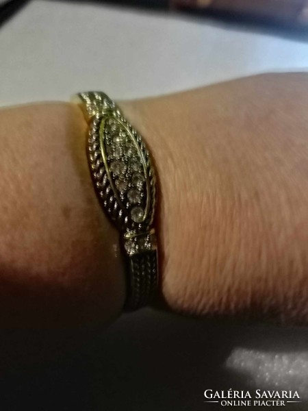Sale!!!New! Gold-plated stone spring bracelet