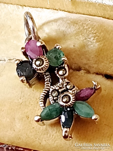 Ezüst medál rubinnal, zafírral, smaragd és markazit kövekkel