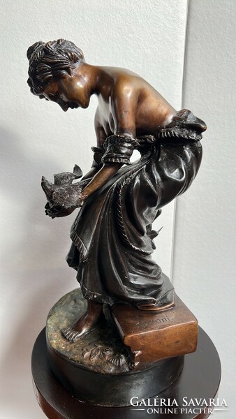 Lady with Bird - fantastic bronze statue with Cayoni mark