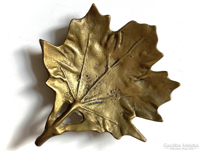 Embossed wooden leaf-shaped old bronze jewelry depositing bowl, bowl
