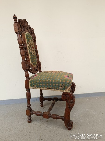 Antik dúsan faragott reneszánsz szék kárpitozott 715 8510