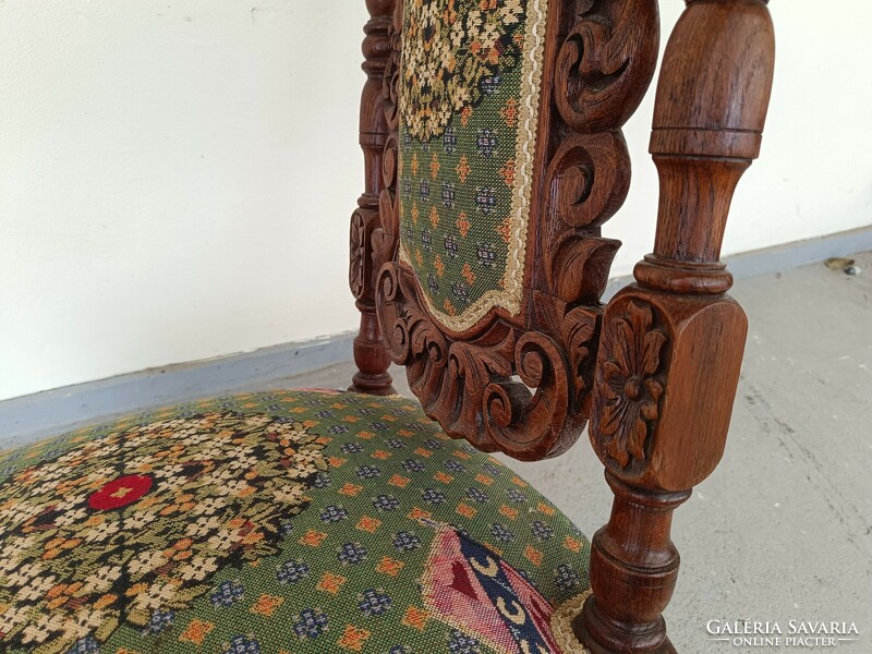 Antik dúsan faragott reneszánsz szék kárpitozott 715 8510
