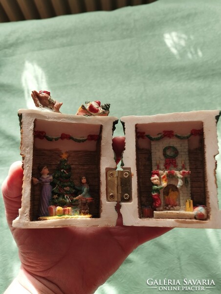 Christmas house, opening, resin