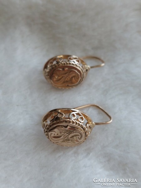 Old gold earrings