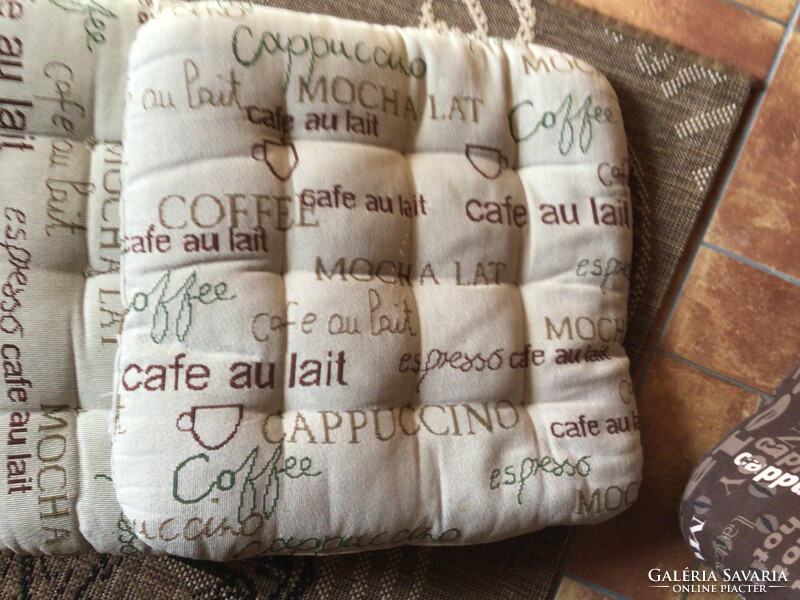 Set of 4 chair cushions with coffee lettering