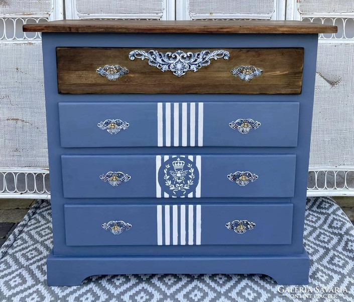 Vintage 4-drawer chest of drawers