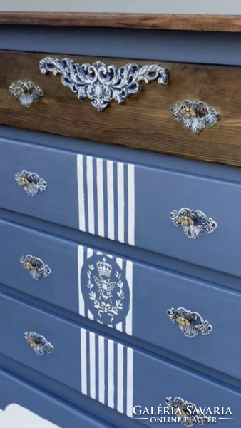 Vintage 4-drawer chest of drawers