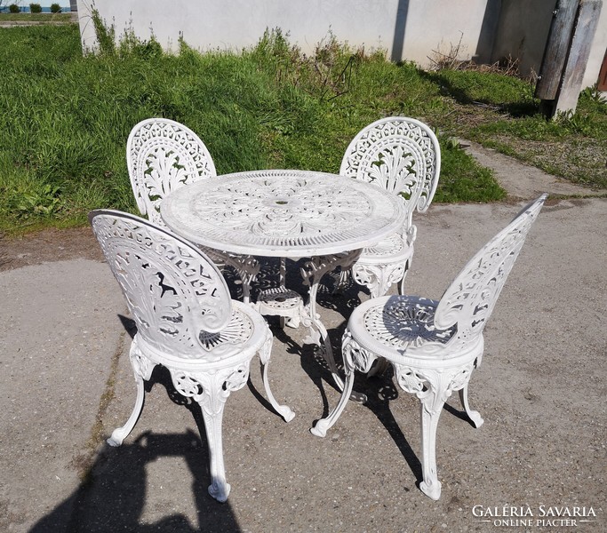 Aluminum garden furniture