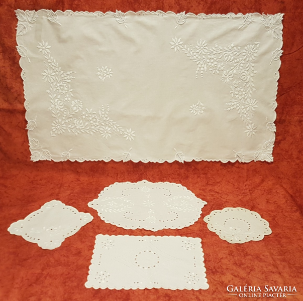 Beautiful, hand-embroidered 5-piece tablecloth package from mommy