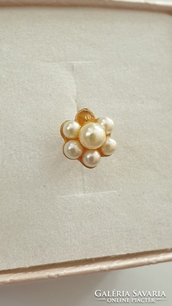 Beautiful small flower 9k gold earrings 1pc