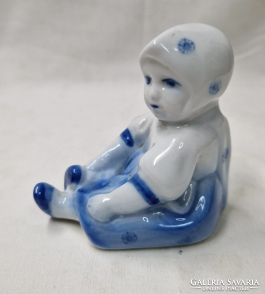 Sinkó András tervezte Zsolnay kék színű Annuska porcelán figura hibátlan állapotban 7 cm.