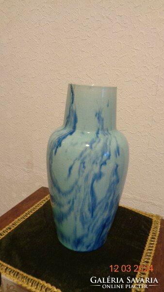 Zsolnay kék váza , labradoros mintázattal  31 cm az 50- es évekből