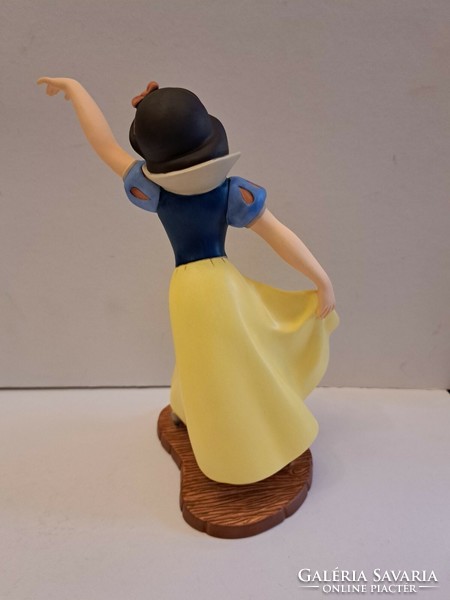 Walt disney classic collection snow white fairy tale, snow white original porcelain figure