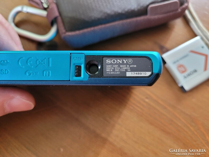 Sony dsc-tx10 waterproof digital camera.