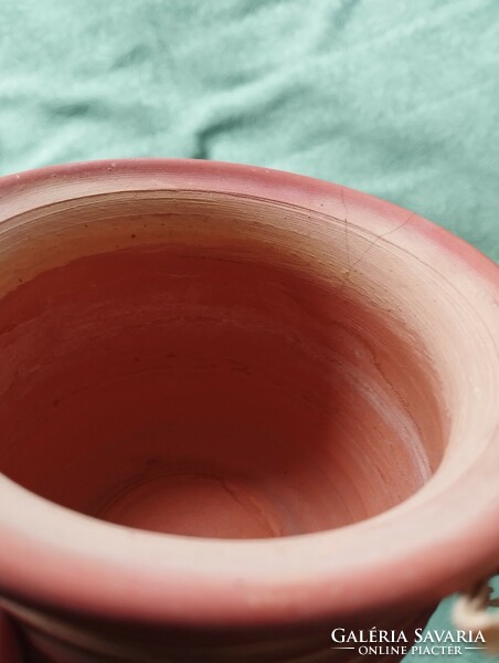 Clay pots and bowls