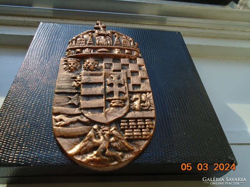 Hungarian coat of arms, red copper casting, can be hung on the wall