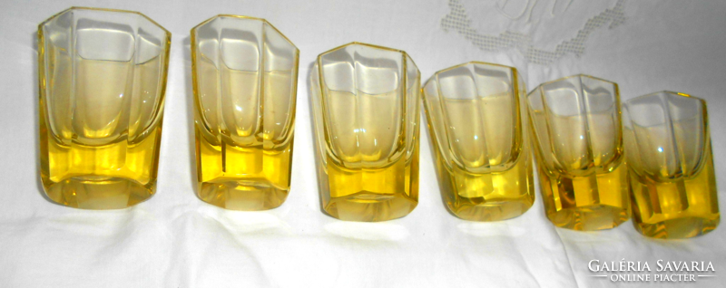 6 db  lapra csiszolt vastag üveg  röviditalos pohár Moser minőség és kivitel