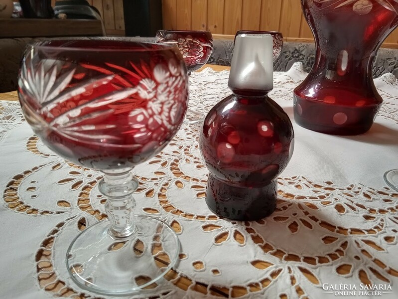 Bordó ólomkristály pohár készlet + butella hiánytalan + váza (2 termék)