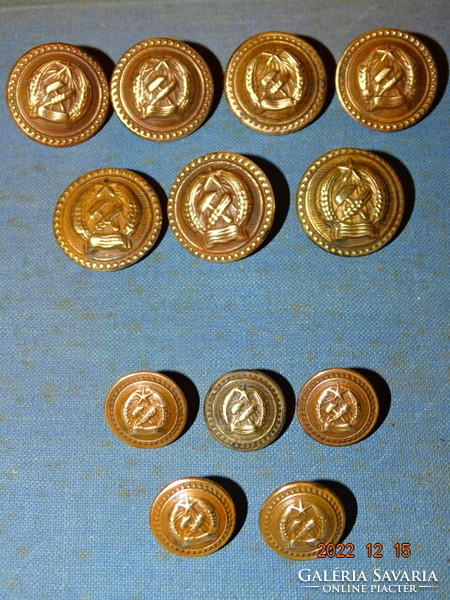 Communist socialist cancer era military buttons 5+7 !! 1950 Around