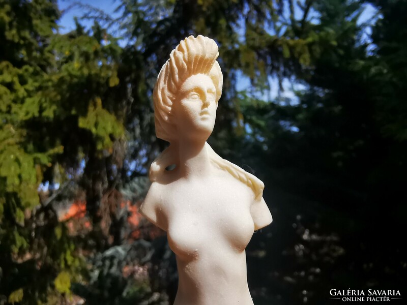 Aphrodite, alabaster