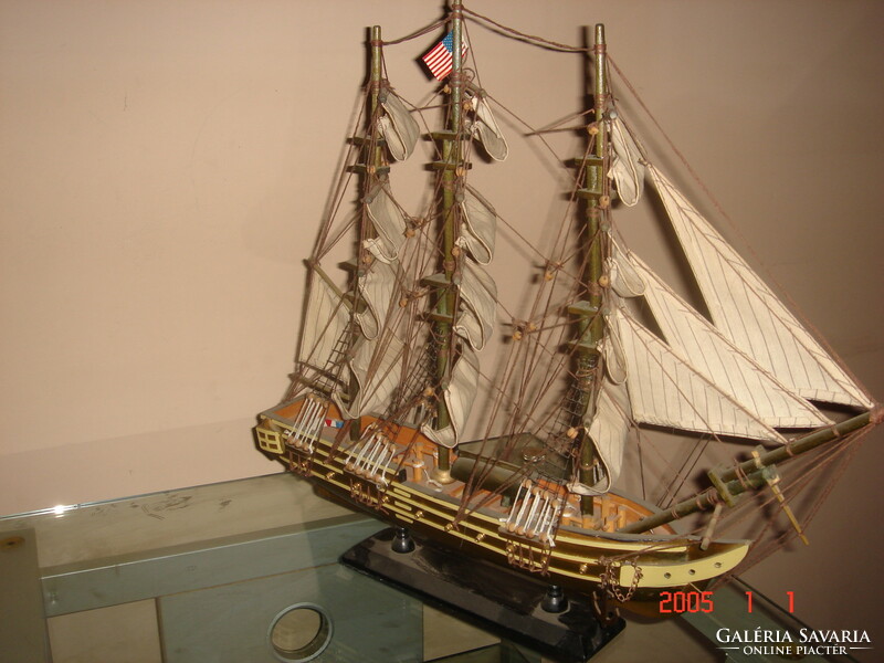 Uss constitutioni: three-masted sailing ship