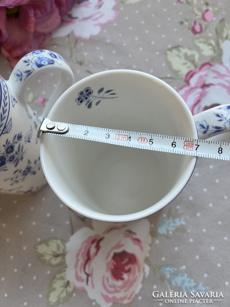 Wonderful porcelain mugs with blue flowers in a pair, exclusive for Victoria and Albert Museum, London