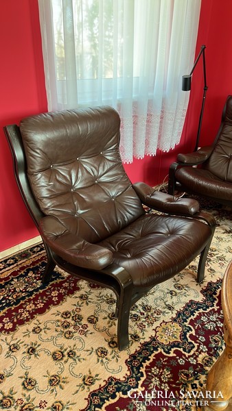Antique style 4-piece leather sofa set with table