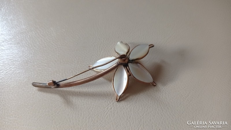 Copper flower brooch with mother-of-pearl, flower-shaped antique brooch