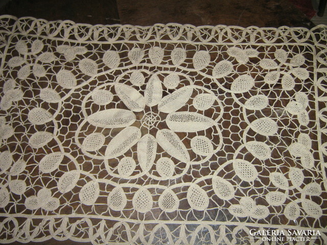 Wonderful sewn lace point lace special tablecloth
