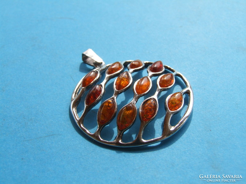 Silver pendant with amber (220313)