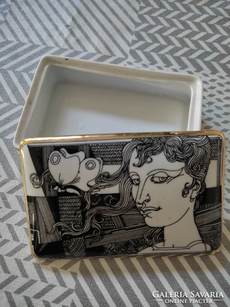 Hollóháza Saxon endre porcelain box