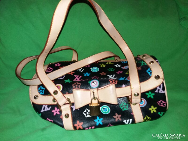 Very cool, trendy, thick leather, fun, colorful handbag, silk lining, key + padlock, as shown in the pictures