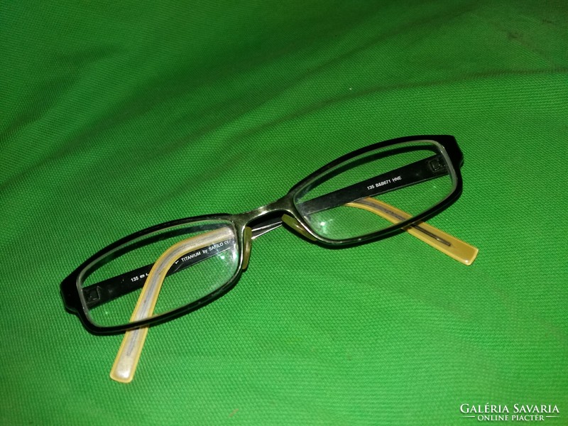 MINŐSÉGI Üveglencsés UNISZEX titánium keretes SAFILO szemüveg kb. 1 -es a képek szerint