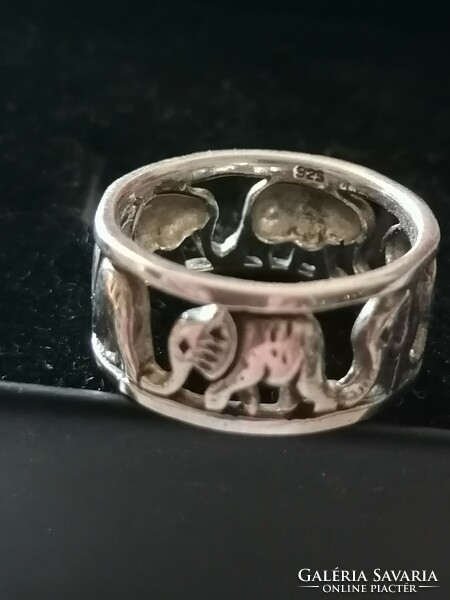 Openwork elephant pattern wedding ring