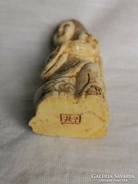 Netsuke Japanese bone carving