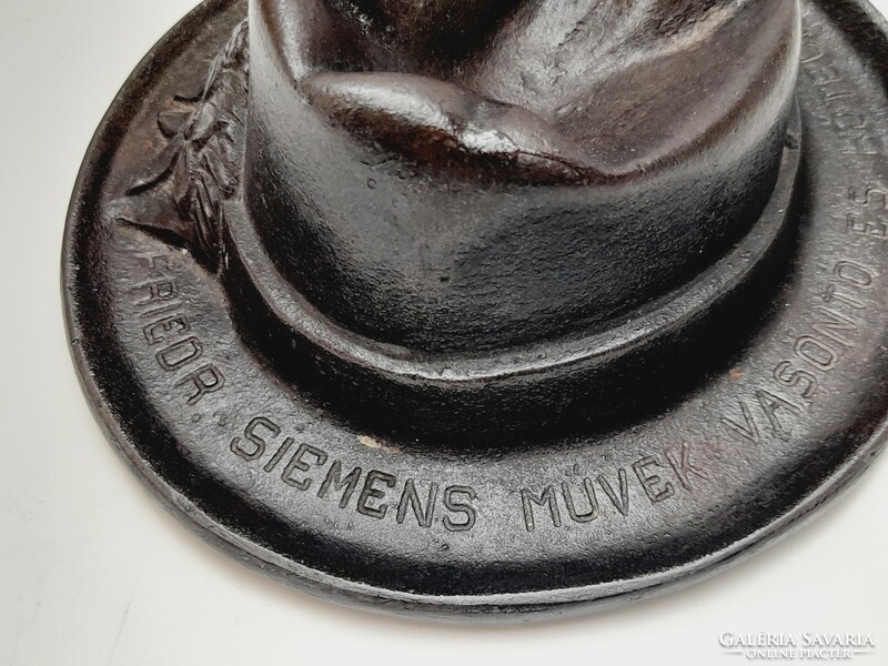 Friedr. Siemens művek vasöntő és hőtechnikai gyár Rt. vas kalap, 15,5 cm