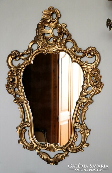Neoklasszikus stílusú tükör