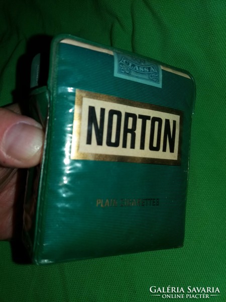Antik NORTON erős mágneses stabil fixálható cigarettadoboz tartó műanyag reklám 9x9cm képek szerint