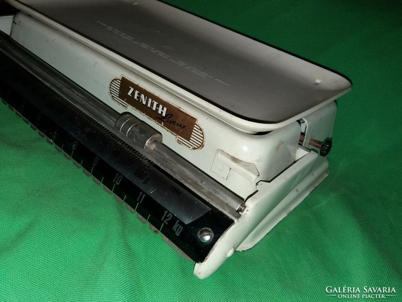 Old Soviet Zenith metal kitchen scale, reliable, measures up to 12 kg, good condition as shown in the pictures