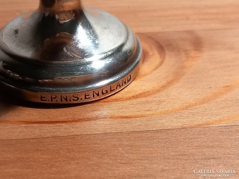 E.P.N.S. 1 English silver-plated egg holder