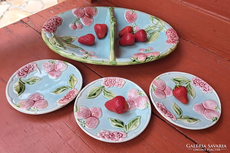 Beautiful majolica kawska strawberry strawberry serving plates cake plate earthenware heirloom