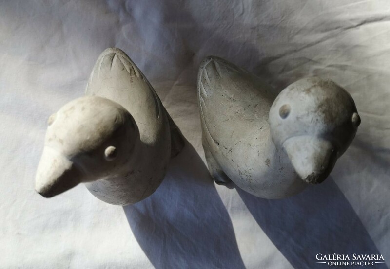 2 heavy clay geese 15 cm high